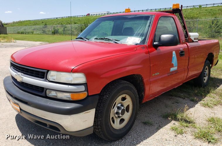 image for item DP8068 2002 Chevrolet Silverado 1500  pickup truck