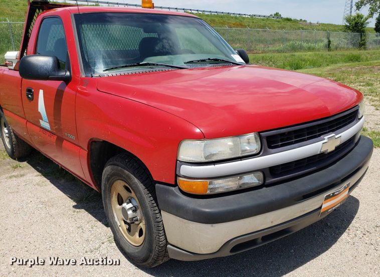 image for item DP8068 2002 Chevrolet Silverado 1500  pickup truck