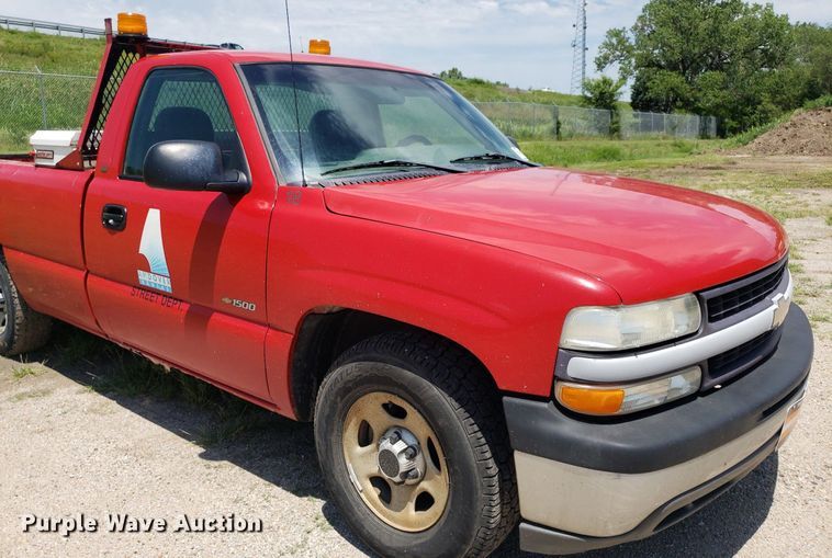 image for item DP8068 2002 Chevrolet Silverado 1500  pickup truck