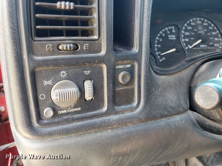 image for item DP8068 2002 Chevrolet Silverado 1500  pickup truck