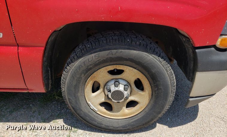 image for item DP8068 2002 Chevrolet Silverado 1500  pickup truck