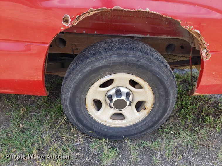 image for item DP8068 2002 Chevrolet Silverado 1500  pickup truck