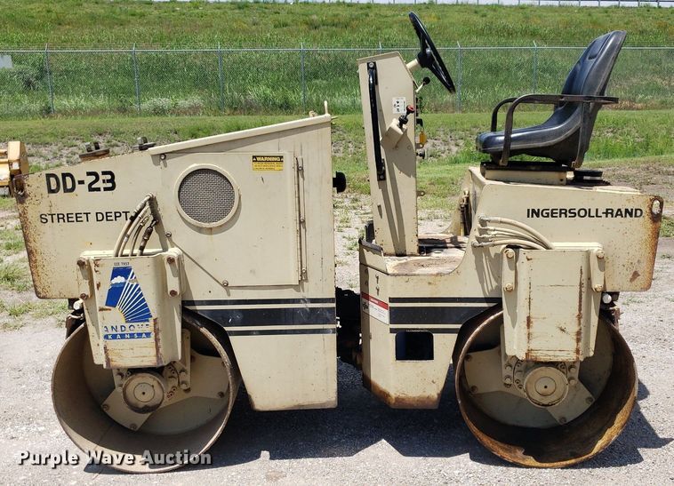image for item DP8070 Ingersoll Rand DD-23  double drum vibratory roller