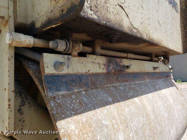 image for item DP8070 Ingersoll Rand DD-23  double drum vibratory roller