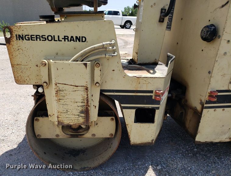 image for item DP8070 Ingersoll Rand DD-23  double drum vibratory roller