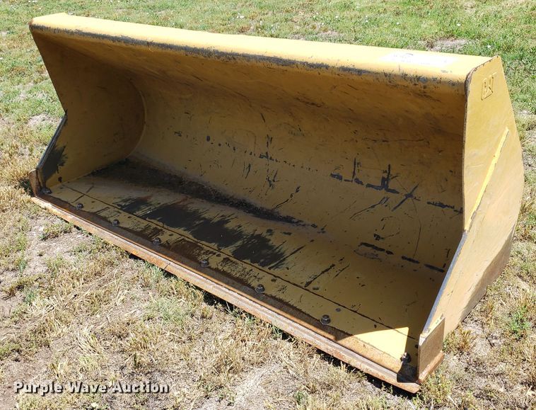 image for item DP8073 Caterpillar  loader bucket