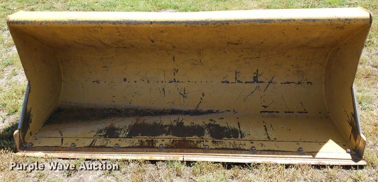 image for item DP8073 Caterpillar  loader bucket