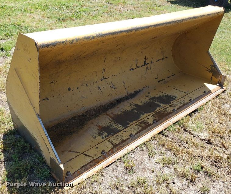image for item DP8073 Caterpillar  loader bucket