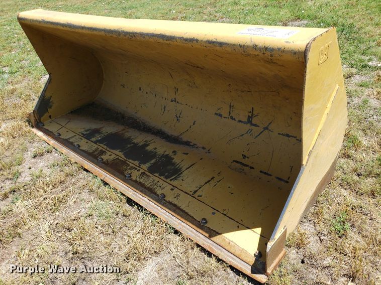 image for item DP8073 Caterpillar  loader bucket