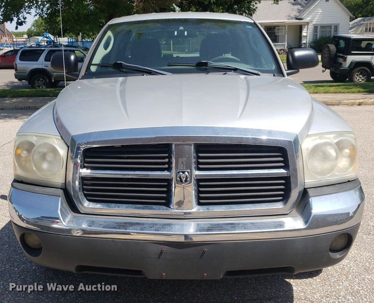 image for item DP8074 2005 Dodge Dakota  Quad Cab pickup truck