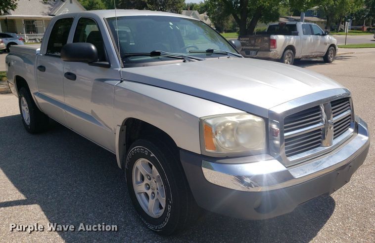 image for item DP8074 2005 Dodge Dakota  Quad Cab pickup truck