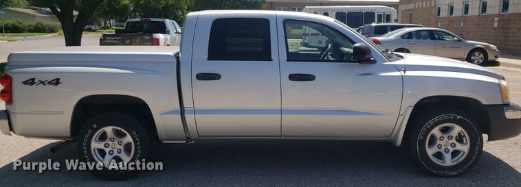 image for item DP8074 2005 Dodge Dakota  Quad Cab pickup truck