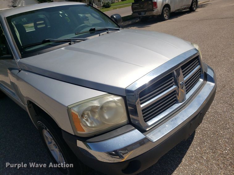 image for item DP8074 2005 Dodge Dakota  Quad Cab pickup truck