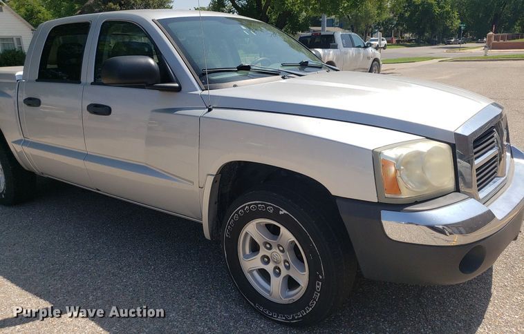 image for item DP8074 2005 Dodge Dakota  Quad Cab pickup truck