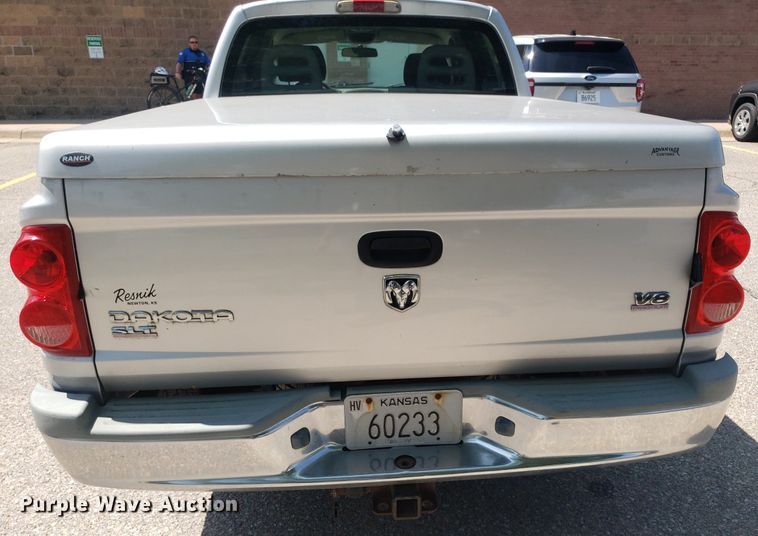 image for item DP8074 2005 Dodge Dakota  Quad Cab pickup truck