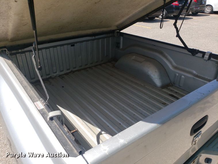 image for item DP8074 2005 Dodge Dakota  Quad Cab pickup truck