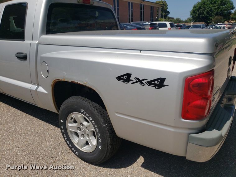 image for item DP8074 2005 Dodge Dakota  Quad Cab pickup truck