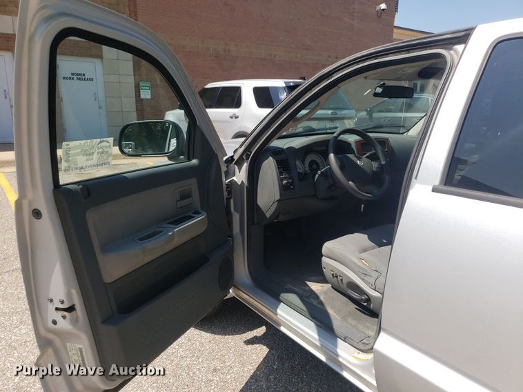 image for item DP8074 2005 Dodge Dakota  Quad Cab pickup truck