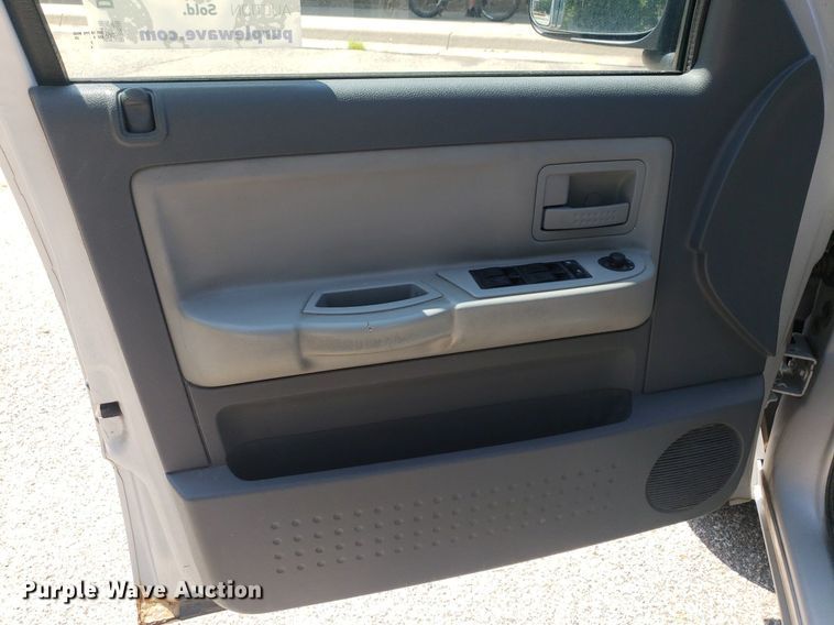 image for item DP8074 2005 Dodge Dakota  Quad Cab pickup truck