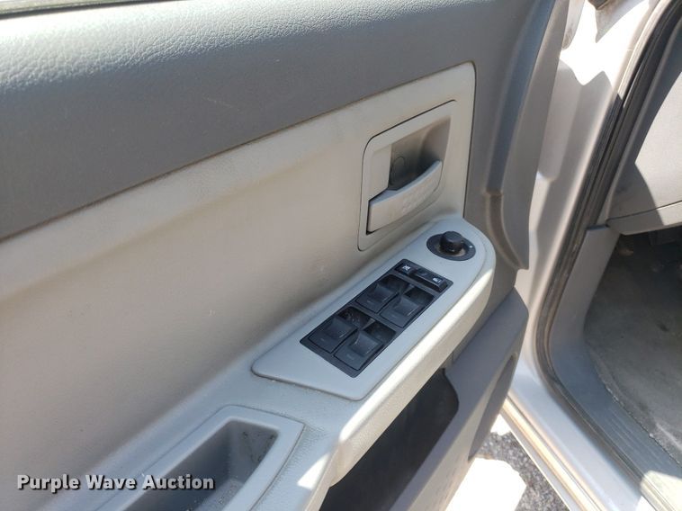 image for item DP8074 2005 Dodge Dakota  Quad Cab pickup truck