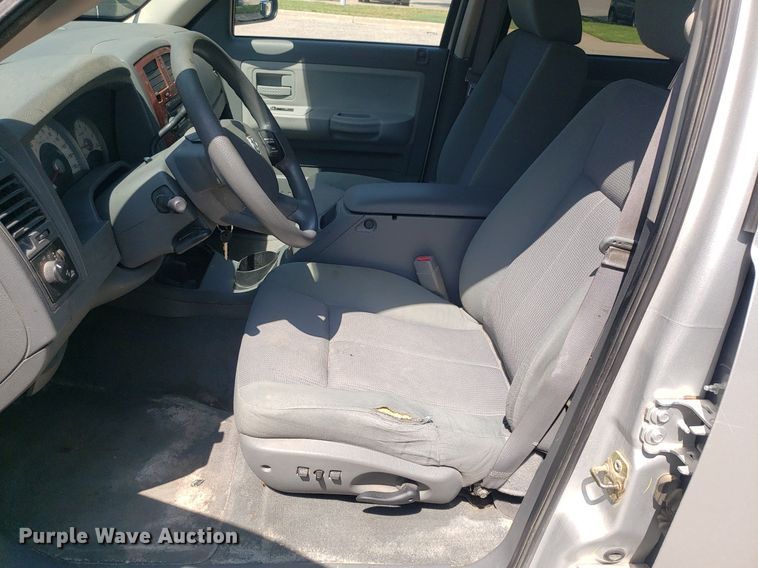 image for item DP8074 2005 Dodge Dakota  Quad Cab pickup truck