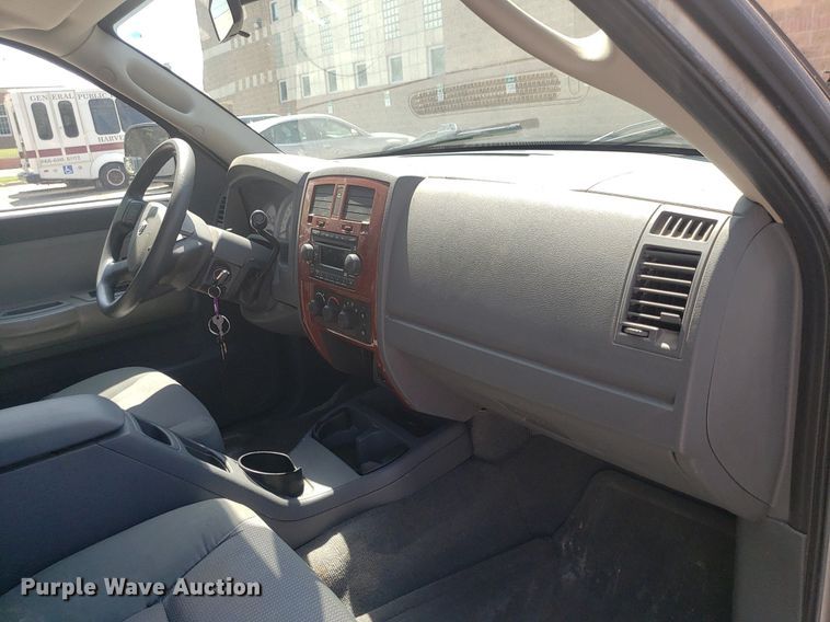 image for item DP8074 2005 Dodge Dakota  Quad Cab pickup truck