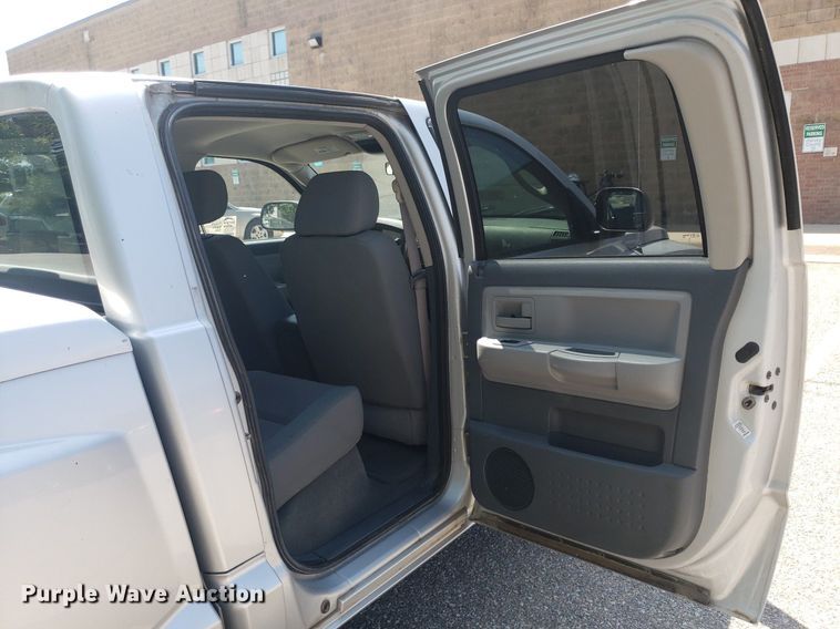 image for item DP8074 2005 Dodge Dakota  Quad Cab pickup truck