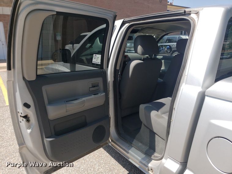 image for item DP8074 2005 Dodge Dakota  Quad Cab pickup truck