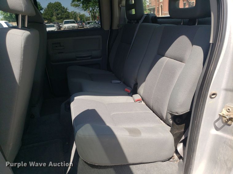 image for item DP8074 2005 Dodge Dakota  Quad Cab pickup truck