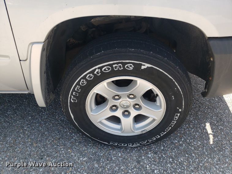 image for item DP8074 2005 Dodge Dakota  Quad Cab pickup truck