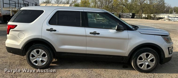 image for item DR5247 2016 Ford Explorer Police Interceptor  SUV