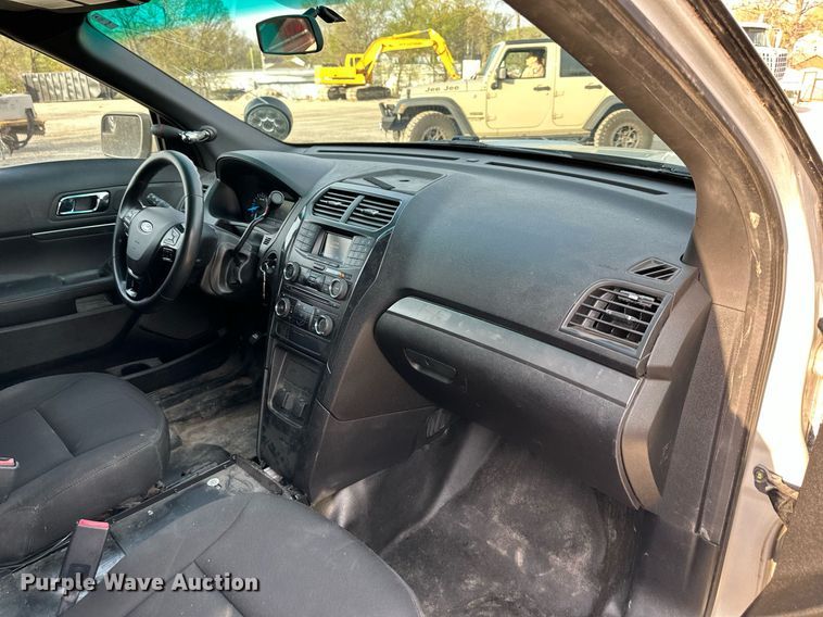 image for item DR5247 2016 Ford Explorer Police Interceptor  SUV