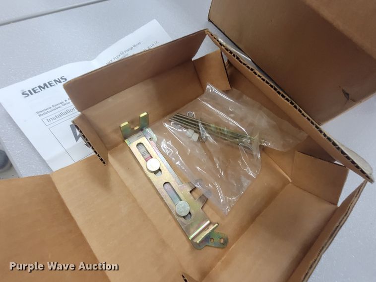 image for item HY9055 Breaker boxes