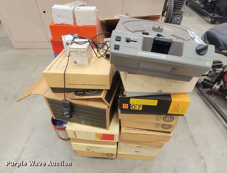 image for item HY9066 (2) slide projectors