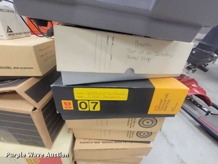 image for item HY9066 (2) slide projectors