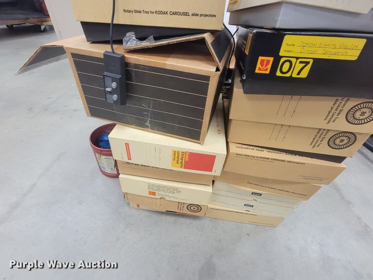 image for item HY9066 (2) slide projectors