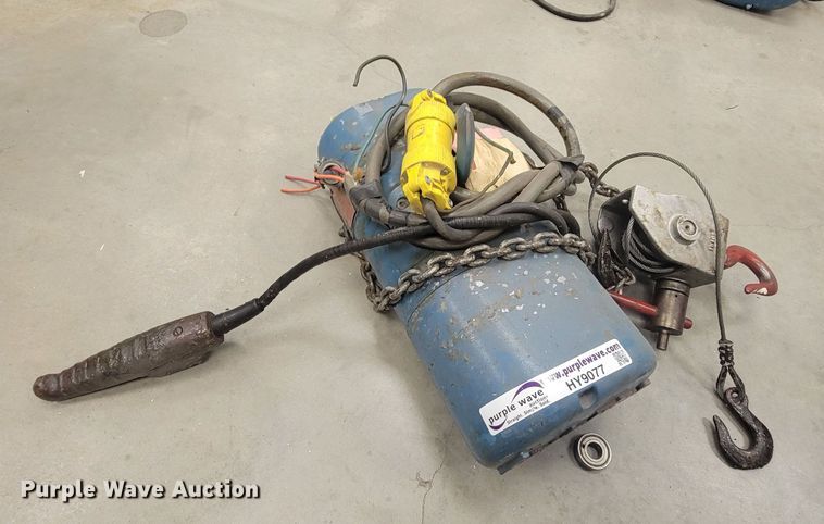 image for item HY9077 (3) hoists