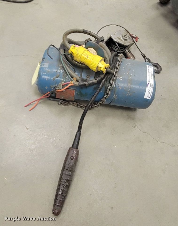 image for item HY9077 (3) hoists