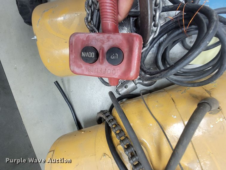 image for item HY9077 (3) hoists
