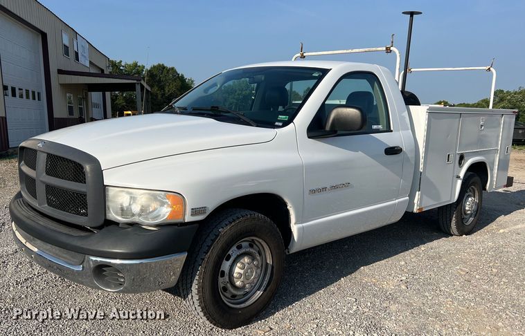 image for item II9183 2005 Dodge Ram 2500  utility bed pickup truck