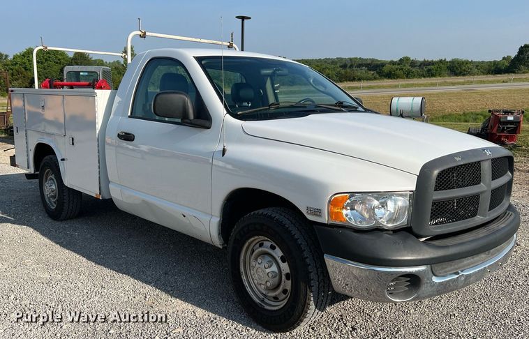 image for item II9183 2005 Dodge Ram 2500  utility bed pickup truck