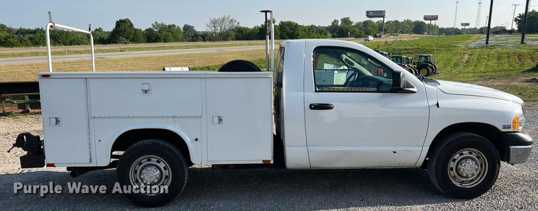 image for item II9183 2005 Dodge Ram 2500  utility bed pickup truck