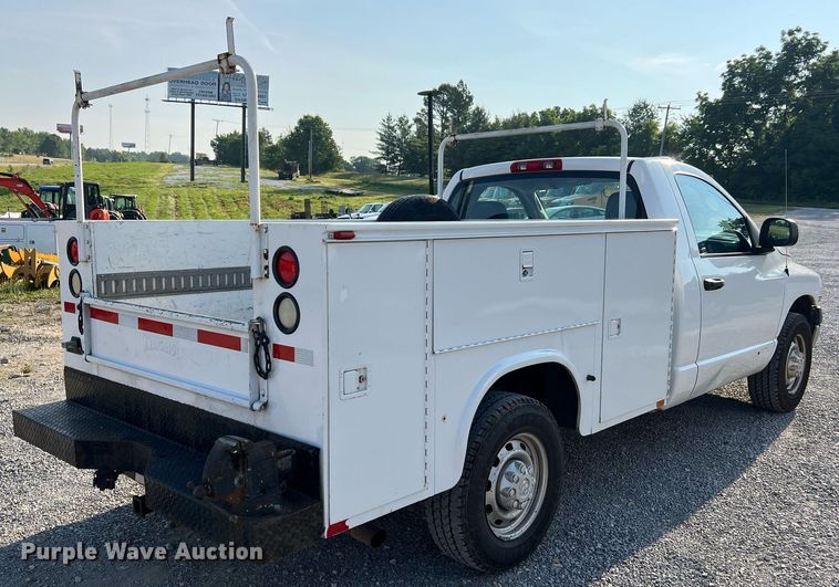 image for item II9183 2005 Dodge Ram 2500  utility bed pickup truck