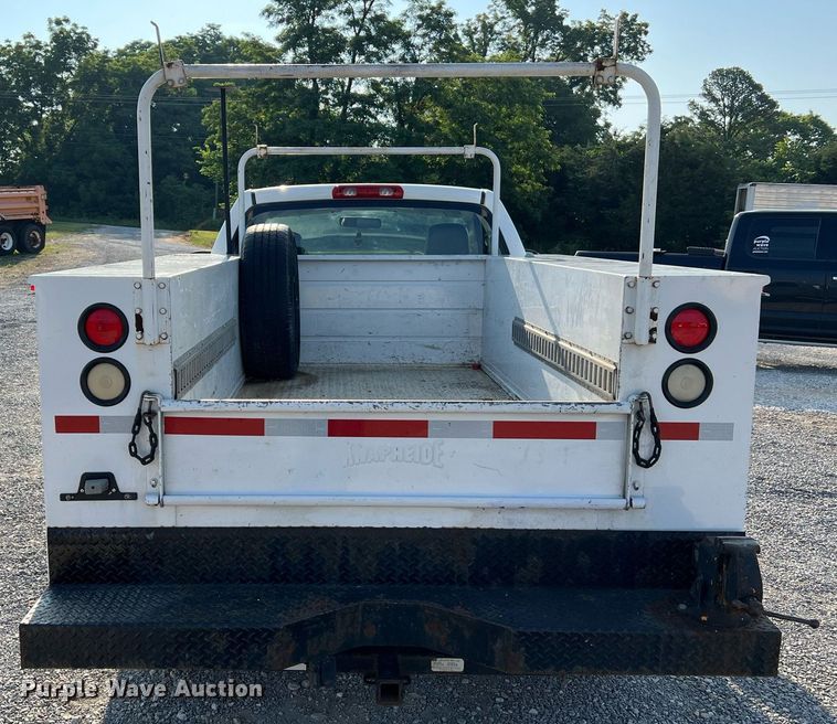 image for item II9183 2005 Dodge Ram 2500  utility bed pickup truck