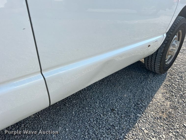 image for item II9183 2005 Dodge Ram 2500  utility bed pickup truck