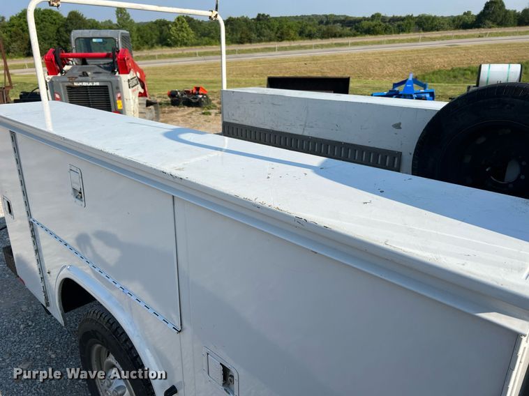 image for item II9183 2005 Dodge Ram 2500  utility bed pickup truck