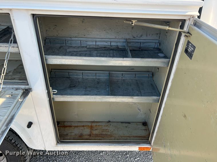 image for item II9183 2005 Dodge Ram 2500  utility bed pickup truck