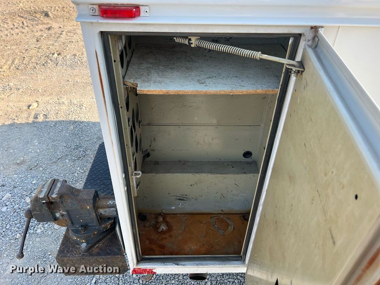 image for item II9183 2005 Dodge Ram 2500  utility bed pickup truck