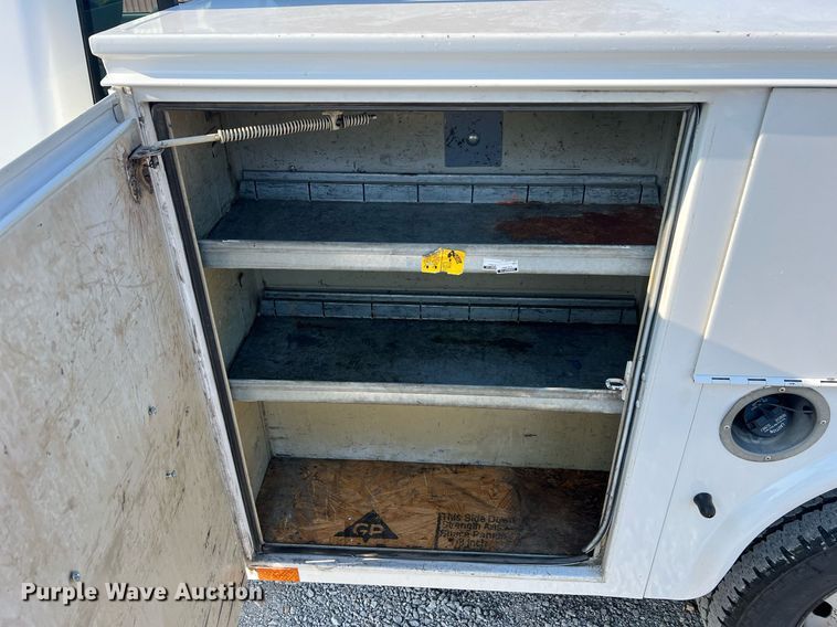 image for item II9183 2005 Dodge Ram 2500  utility bed pickup truck