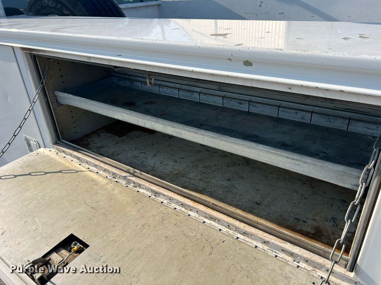 image for item II9183 2005 Dodge Ram 2500  utility bed pickup truck